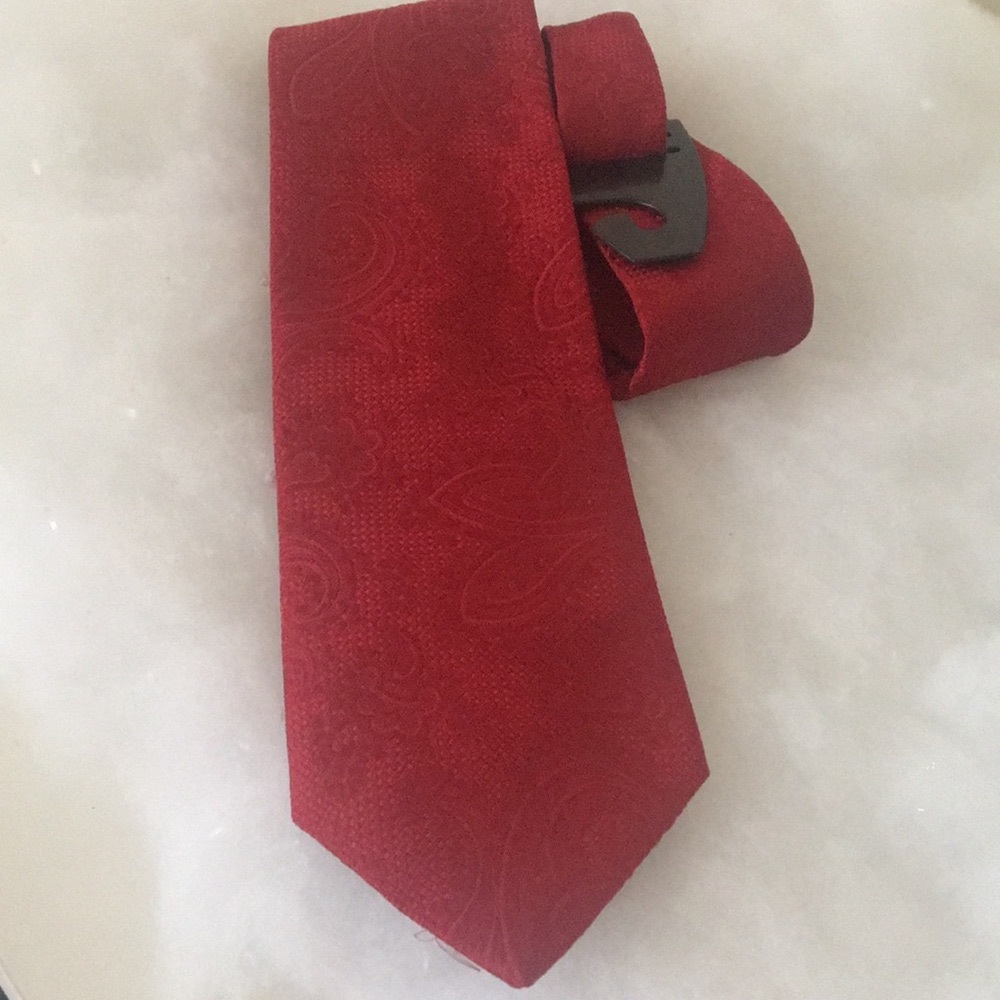 Men’s Liebert Red Paisley Print Holiday Tie